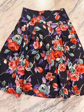 Vintage Y2K Express Design Studios Black Floral Print Skirt Size 2 100% Silk